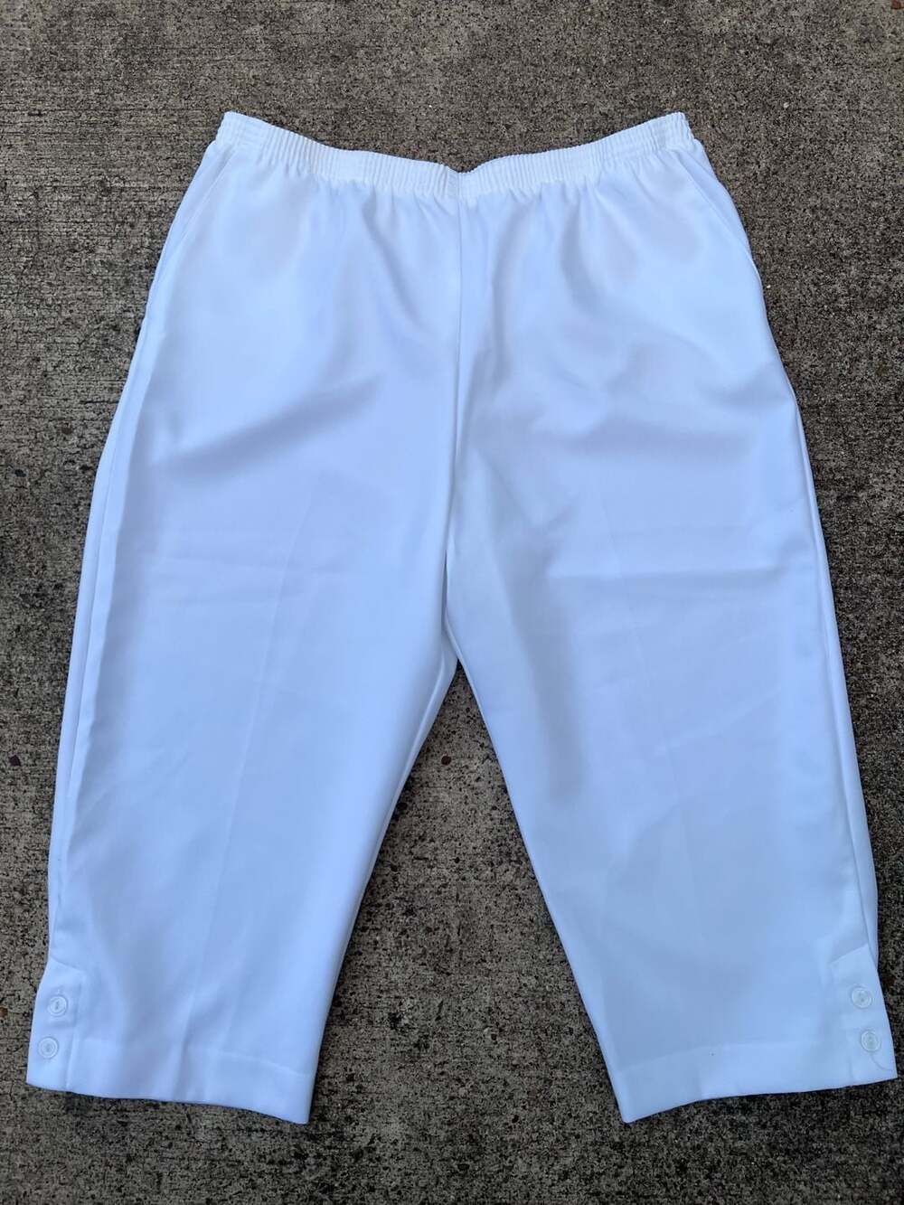 Alfred Dunner Capri Pants Size 18 White Pull On Elastic Waist